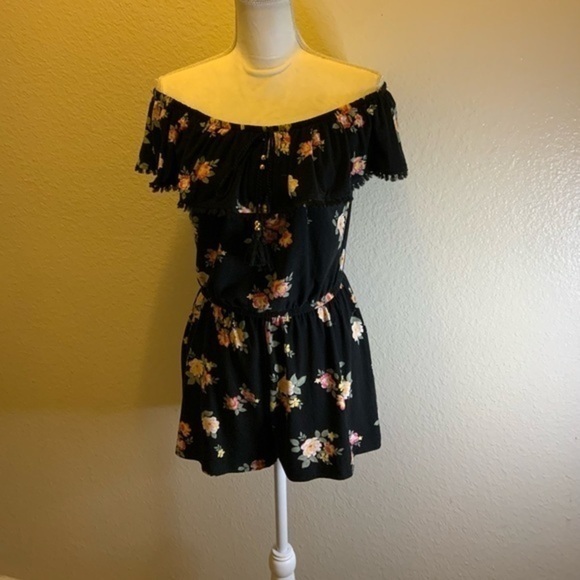 Derek Heart Short Romper - Picture 7 of 7